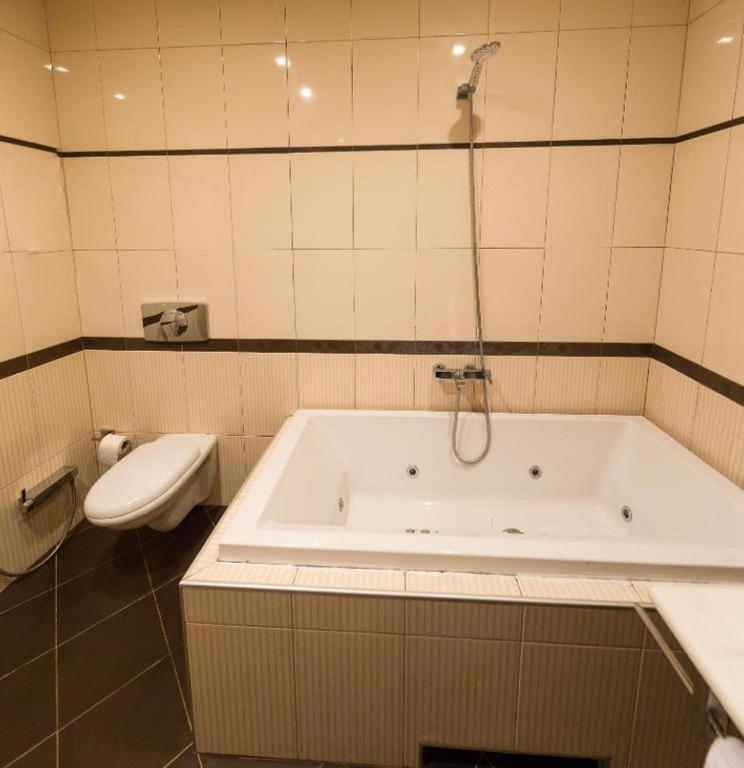Global Express Hotel Baky Esterno foto